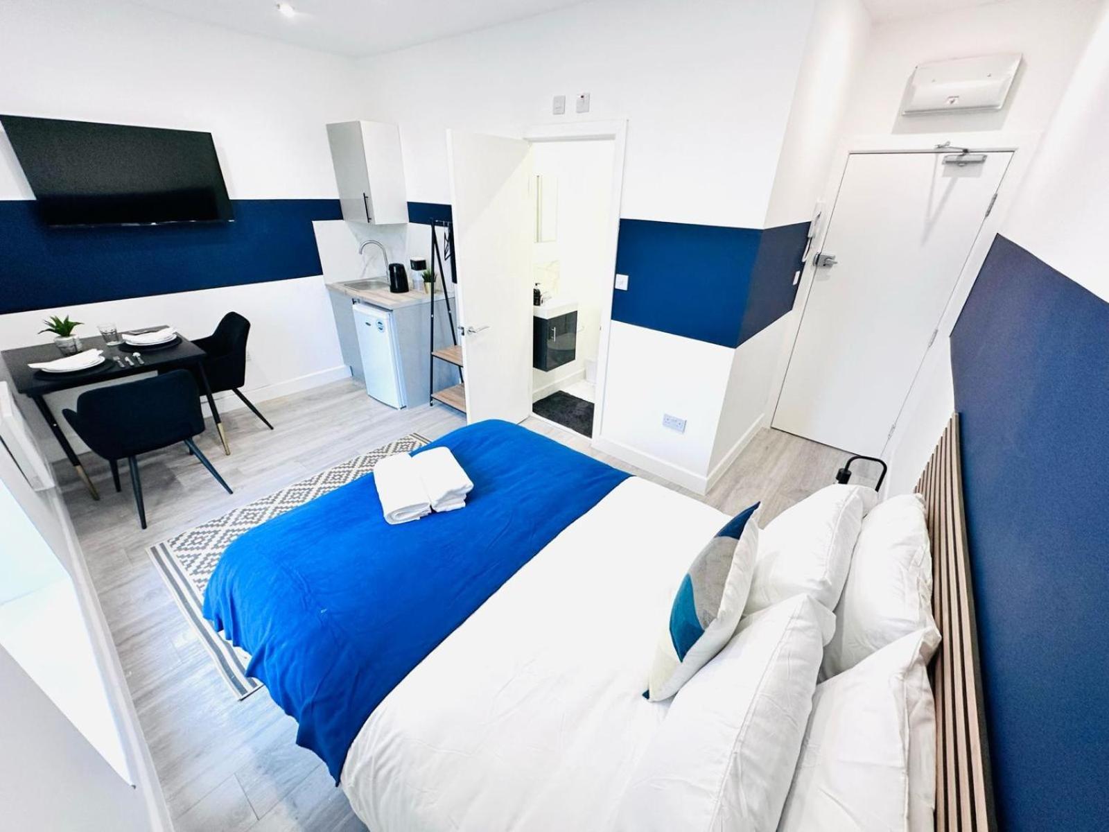London 58 Blue House City Center Studio, Top Spot Экстерьер фото