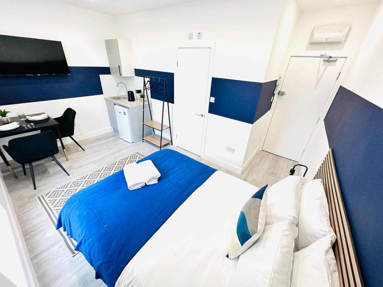 London 58 Blue House City Center Studio, Top Spot Экстерьер фото
