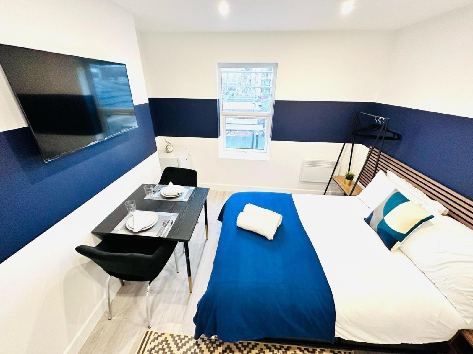 London 58 Blue House City Center Studio, Top Spot Экстерьер фото