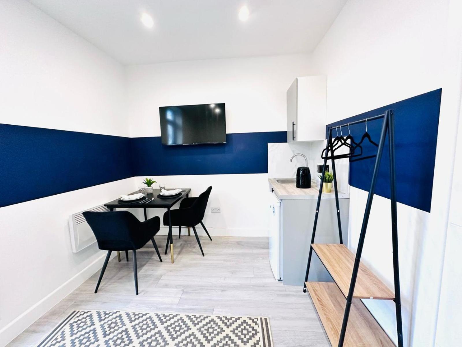 London 58 Blue House City Center Studio, Top Spot Экстерьер фото