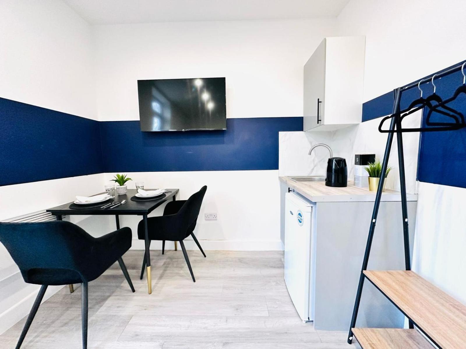 London 58 Blue House City Center Studio, Top Spot Экстерьер фото