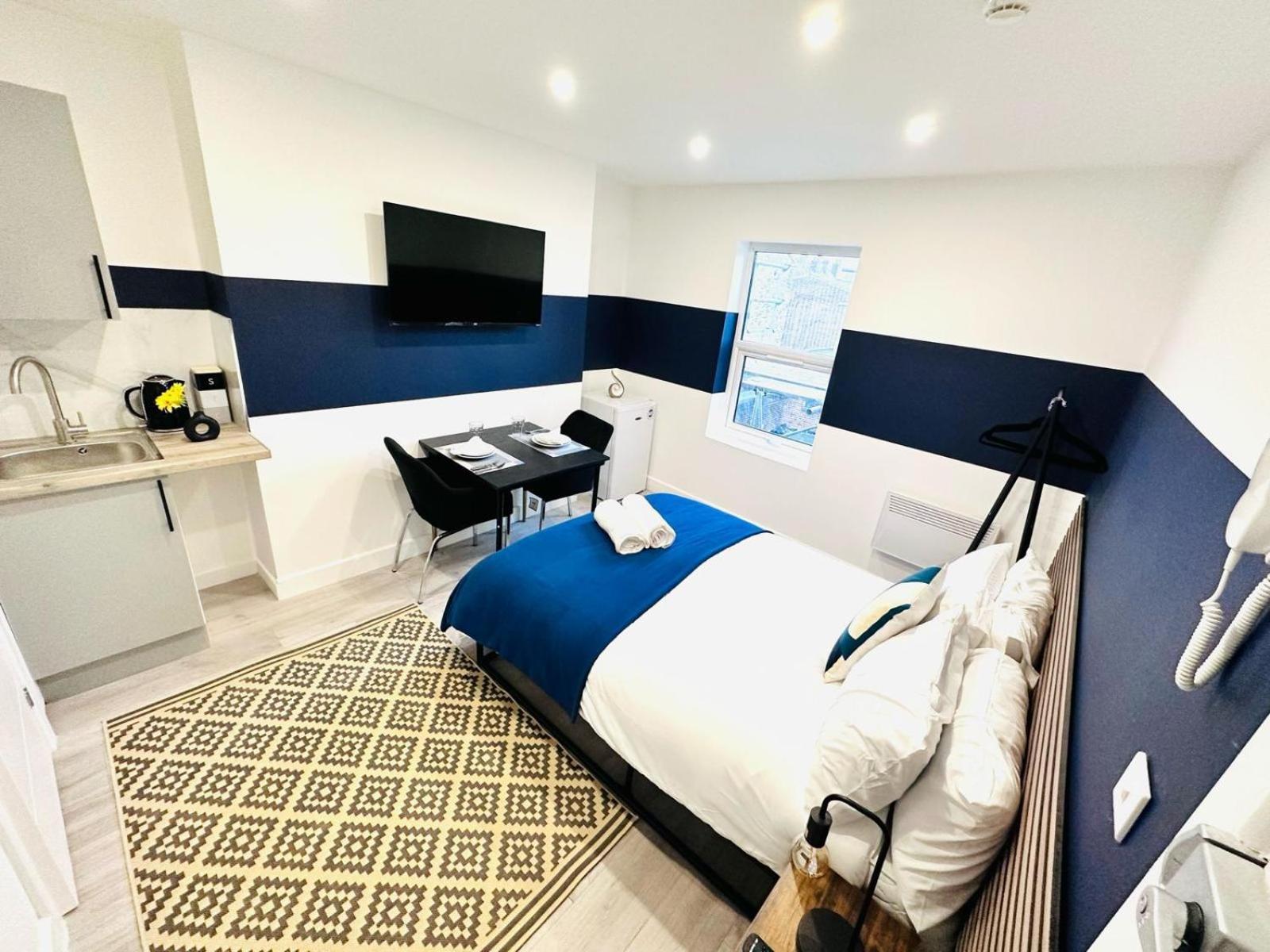 London 58 Blue House City Center Studio, Top Spot Экстерьер фото