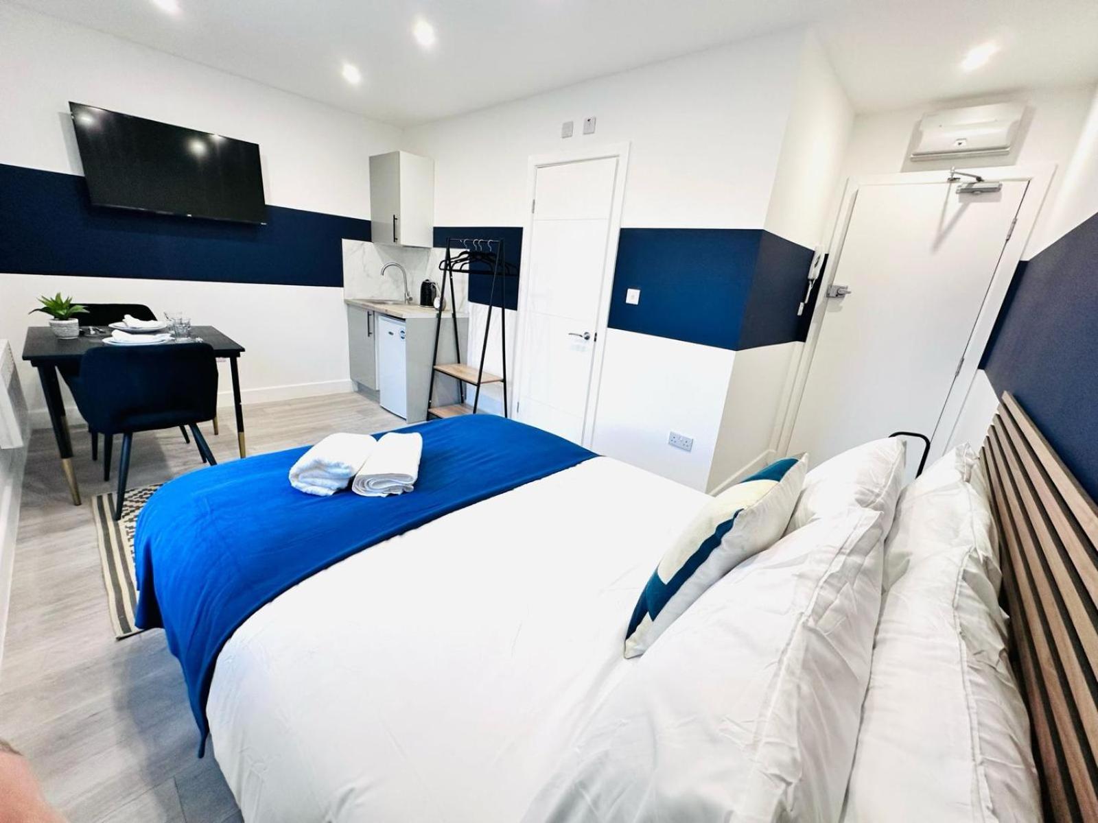 London 58 Blue House City Center Studio, Top Spot Экстерьер фото