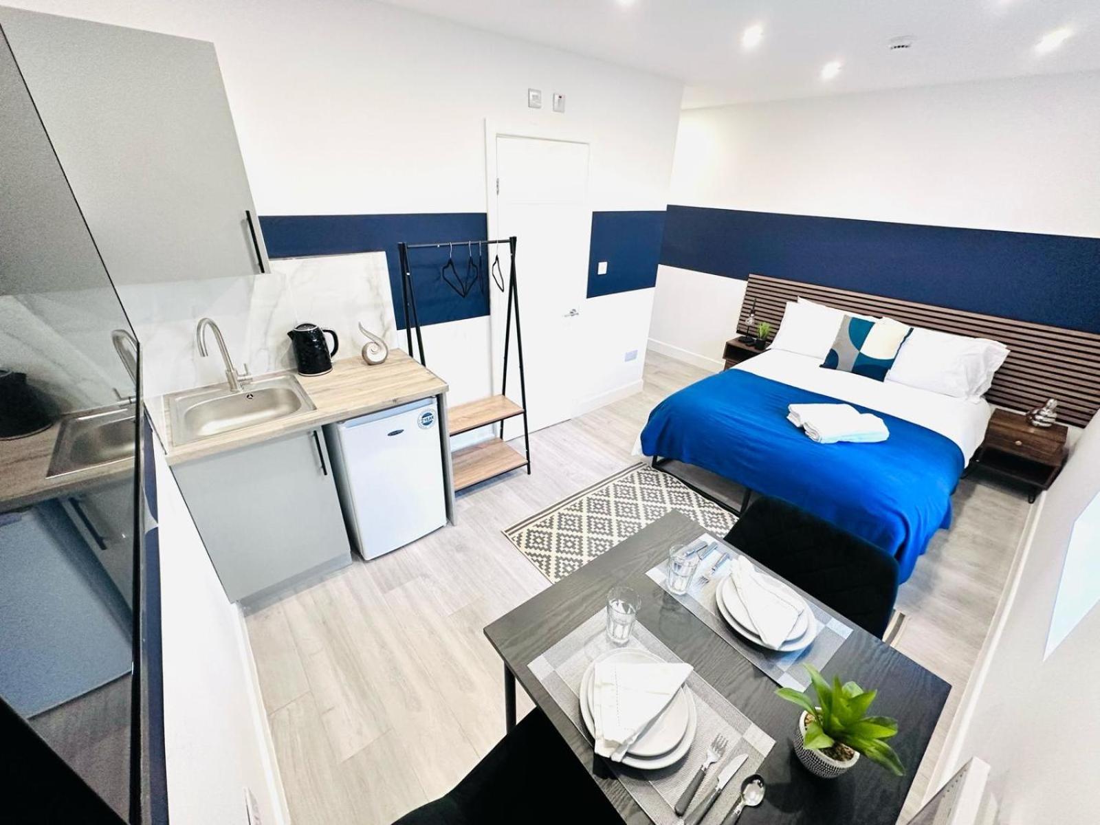 London 58 Blue House City Center Studio, Top Spot Экстерьер фото