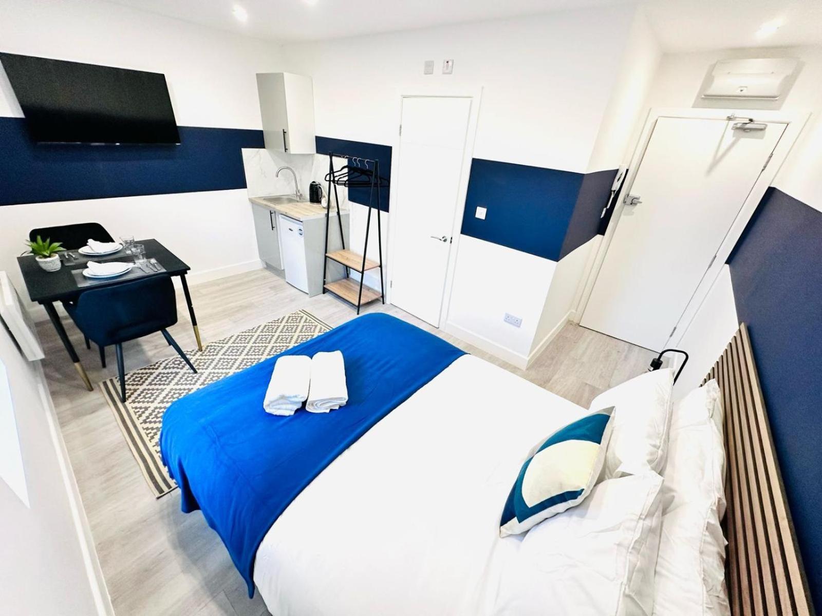 London 58 Blue House City Center Studio, Top Spot Экстерьер фото