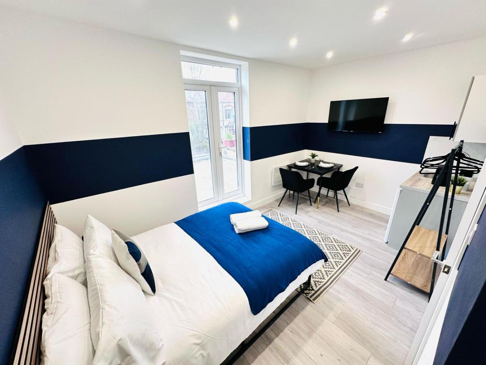 London 58 Blue House City Center Studio, Top Spot Экстерьер фото